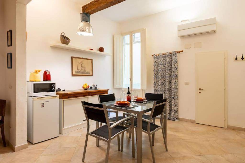 Keys Of Italy - Pilastri 24 - City Center Studio Perfect For Couples Флоренция Экстерьер фото